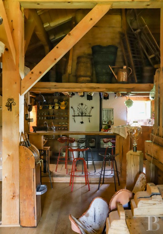 En Haute-Savoie, non loin de Morzine, une grange chalet traditionnelle en plein alpage - photo  n°17